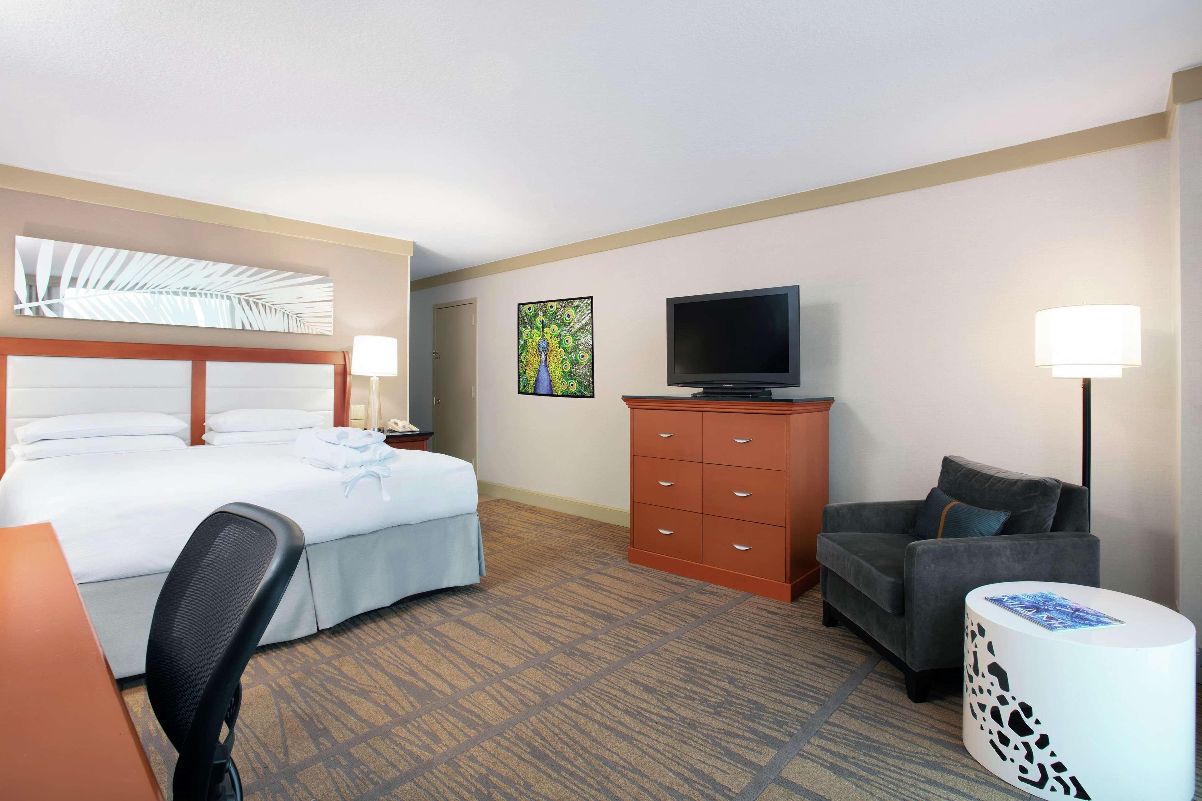 Doubletree By Hilton Hotel Miami Airport & Convention Center Miami Springs Exterior foto